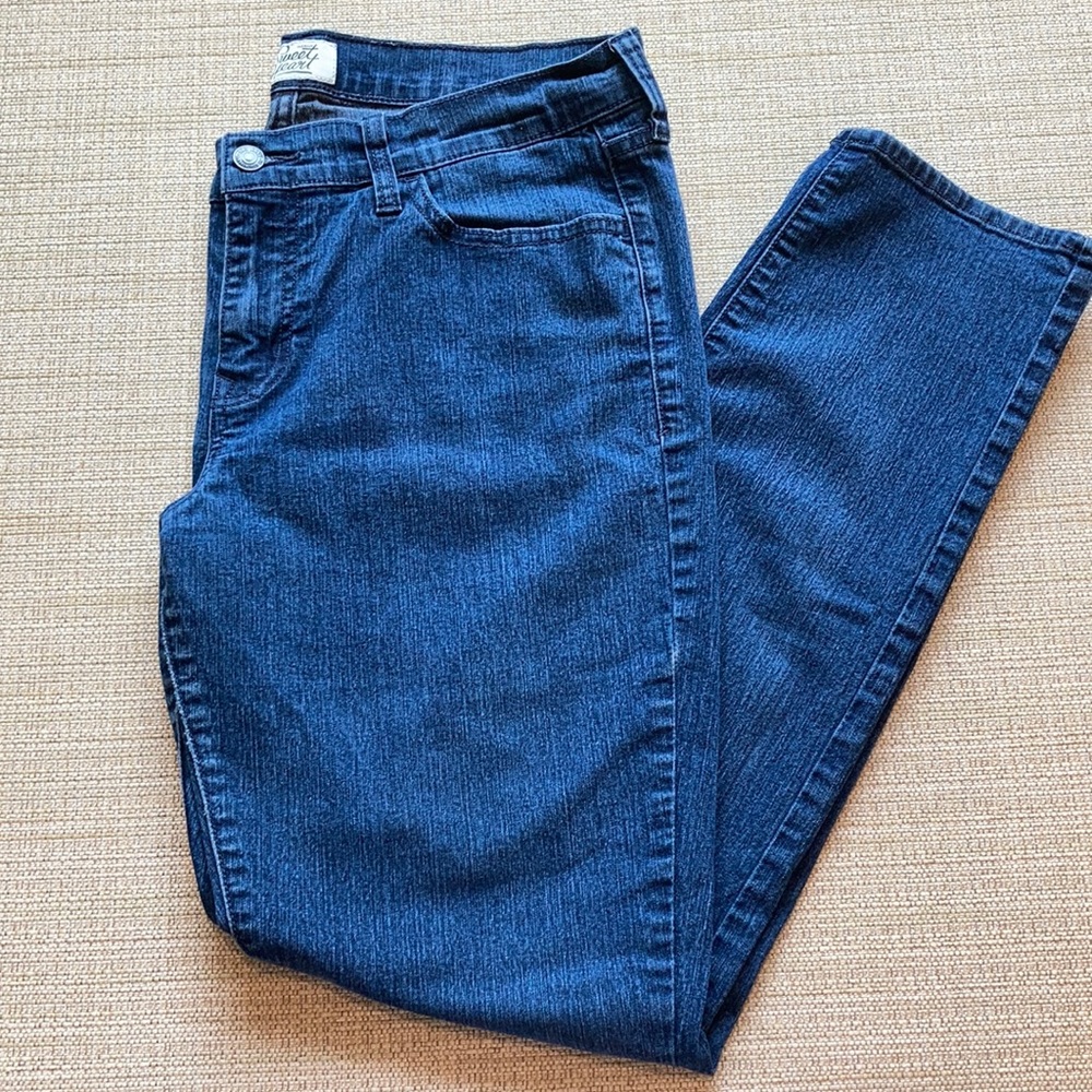 Old Navy Sweet Heart Straight Leg Jeans Size 12